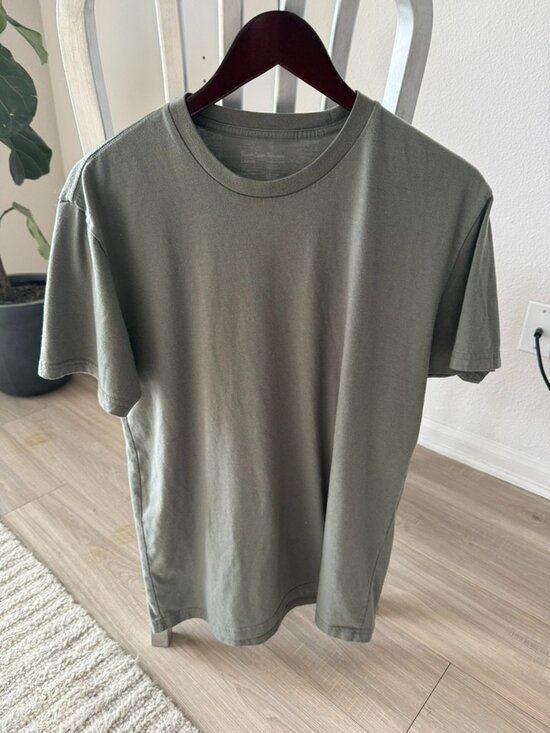 Fresh Clean Tees Other - Fresh Clean Threads Large Light Green T-Shirt